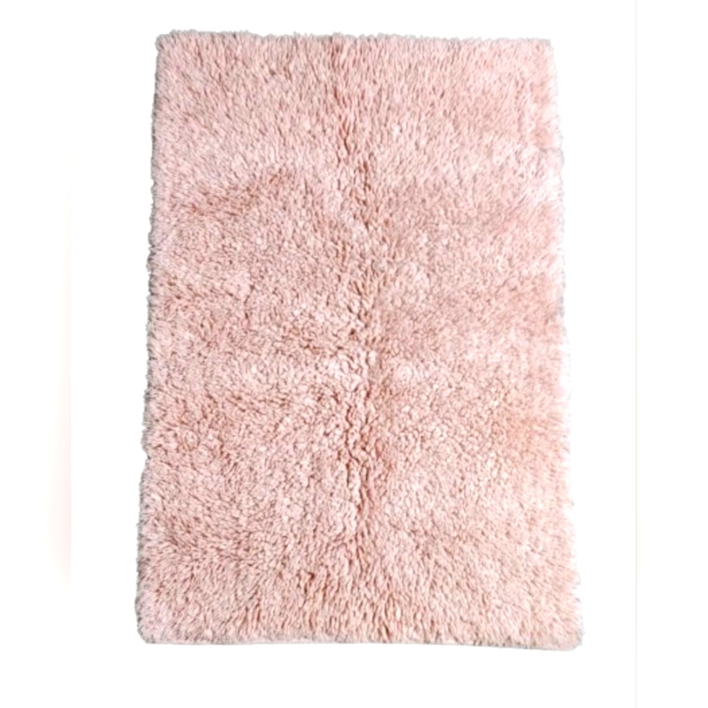 ✨HP✨ *Room Essentials* Plush Shag Washable Area Rug